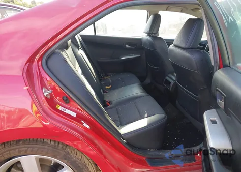 2014 Toyota Camry Se z USA, uszkodzony, nr VIN 4T1BF1FK2EU805533